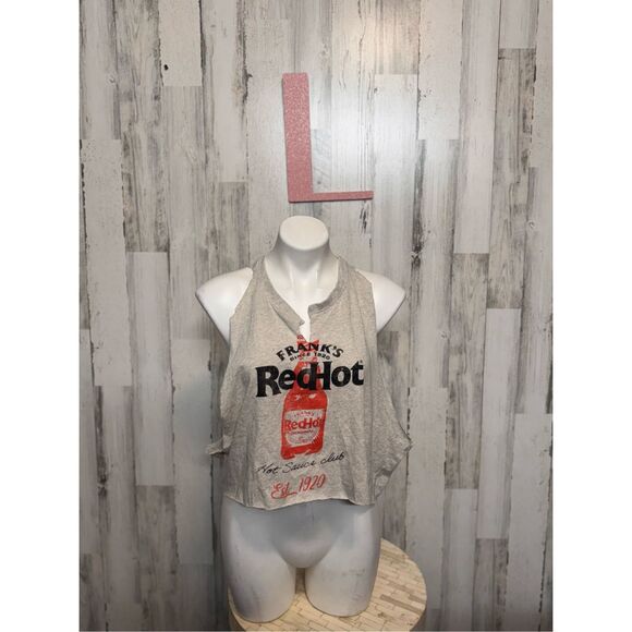 Red hot cut off crop top size large - Picture 1 of 6